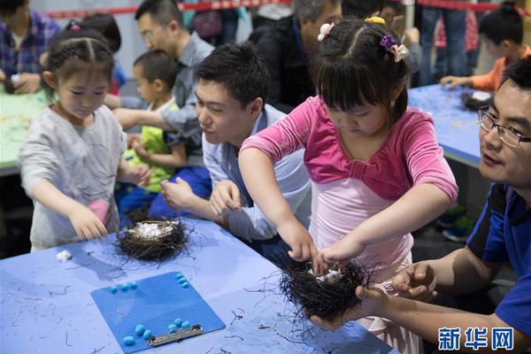 亞冠激烈沖突！高天意遭對手伏擊，申花助教出頭，10人互相推搡