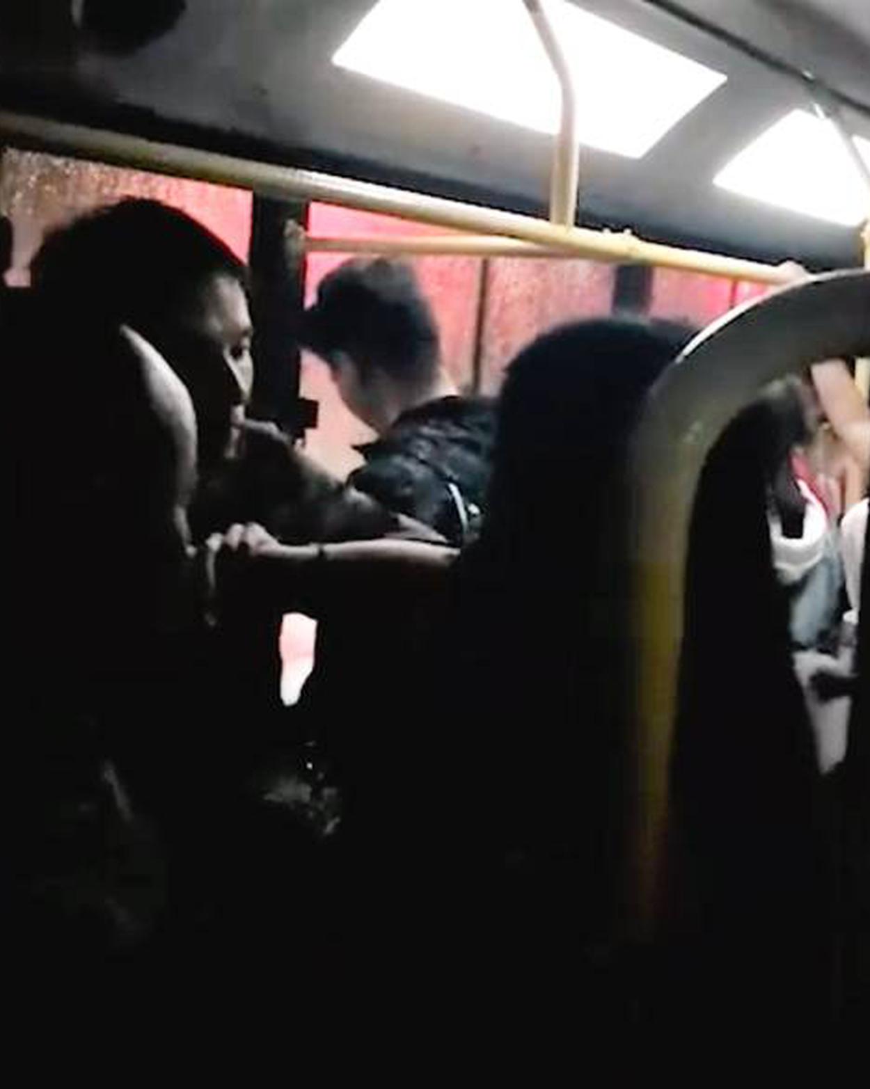 中年人，扎堆去酒店開房