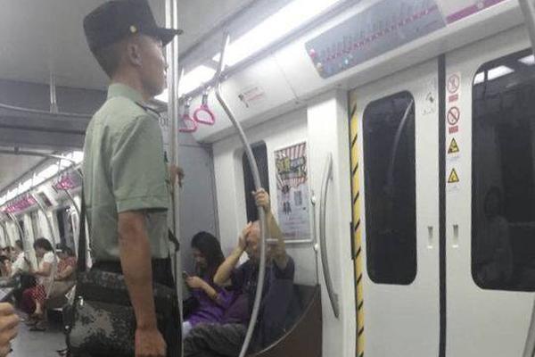 國際晚報丨韓國硬剛高市早苗