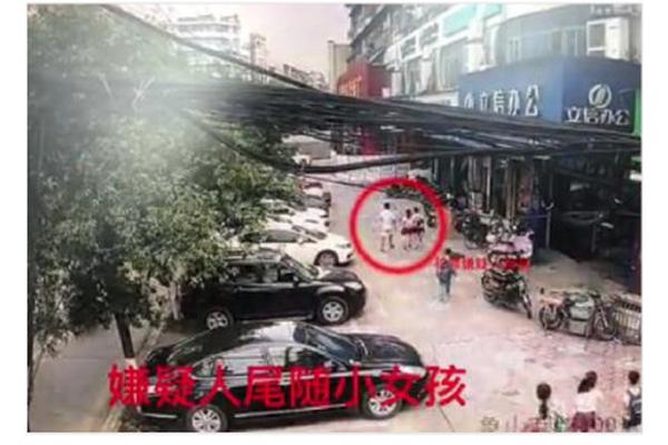 丁聰先生40年前的漫畫，現(xiàn)在看來依然如鞭似匕