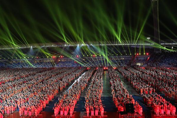 點擊進入專題：遼寧艦編隊遭日機滋擾炒作。_朝青這里拆不拆，官方回復了！