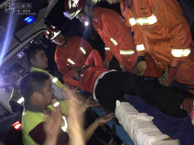 現(xiàn)在怎么下載那種片子的軟件_網(wǎng)警:男子AI生成車展低俗視頻被拘