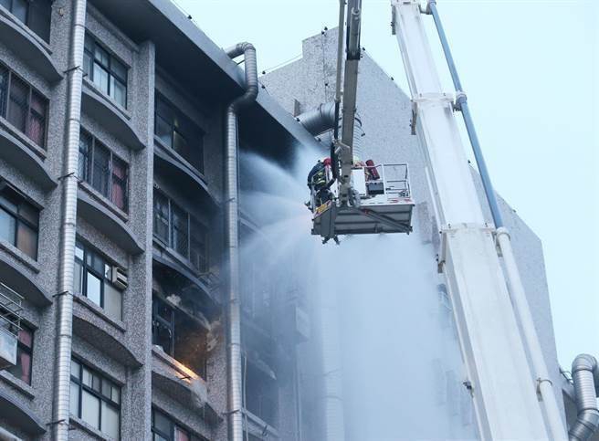 香港宏福苑火燒一夜：高層住宅消防…