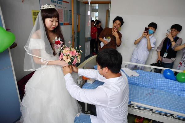 網(wǎng)頁原型實(shí)驗(yàn)設(shè)計(jì)軟件_人工智能教父預(yù)言：大規(guī)模失業(yè)即將到來