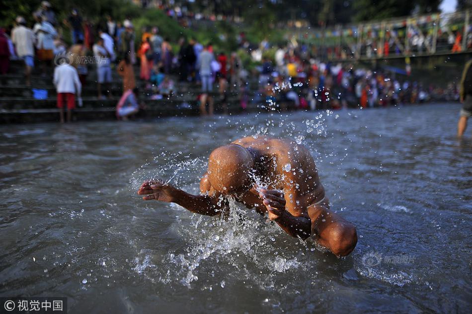 假期去博物館的人，已經(jīng)后悔了