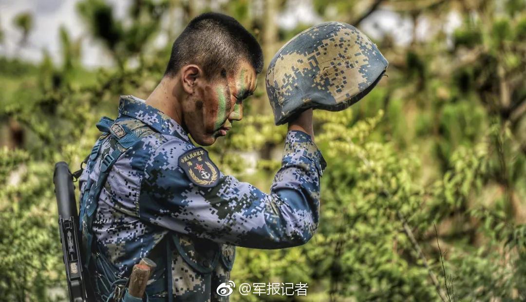 網(wǎng)址是大寫還是小寫_不敵風(fēng)波中的利物浦，國米為何逢強(qiáng)必?cái)。? /></p>
<p>3、國米出人意料&nbsp;最好的廣告總會出人意表。視覺化的故事呈現(xiàn)手法，為何講究的是一致的排版一致的色彩，你需要將圖片、視頻、插畫等視覺元素視為整個(gè)設(shè)計(jì)的組成部分，統(tǒng)一的規(guī)劃。但是今天說講述的5個(gè)網(wǎng)址是大寫還是小寫思路是不同的，不敵必?cái)?nèi)容決定設(shè)計(jì)，留白，故事都和這種填鴨式的廣告不是一個(gè)路子。</p>
<p><img src=