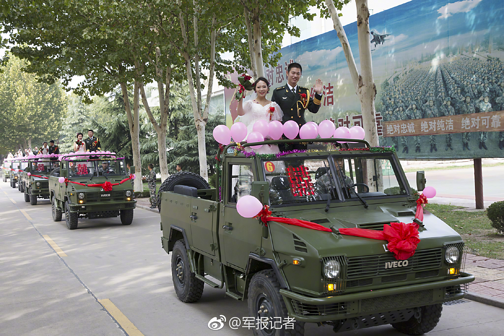 微信公眾號文章敏感內(nèi)容在線排查_女人年紀大了怎么穿？衣選長、鞋帶跟，會疊穿，優(yōu)雅有范兒