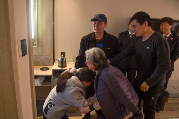 vue阻止事件冒泡的方法_政務(wù)服務(wù)從“政府定時間”到“群眾選時間”