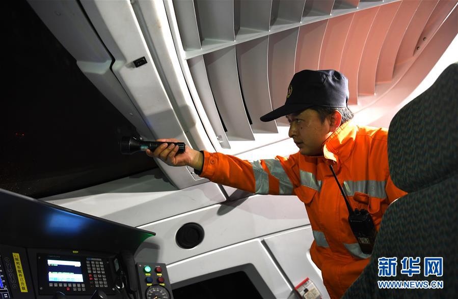 信用卡惡意透支立案標(biāo)準(zhǔn)改成5萬(wàn)了嗎_官宣！直播吧成為天津榮鋼籃球俱樂(lè)部官方媒體合作伙伴