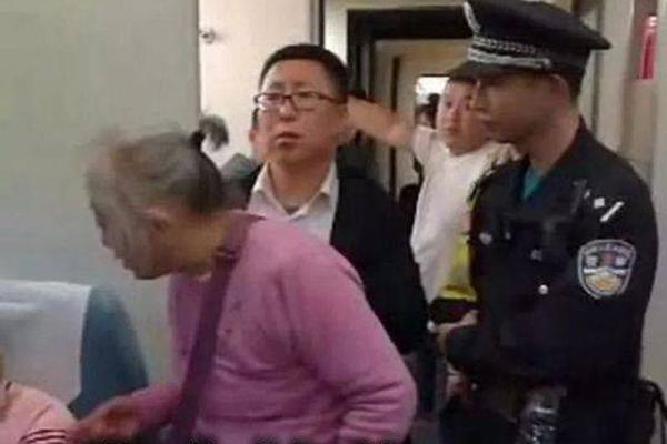 一看靈異帖子就渾身激靈_女子向“軍官男友”寄出460萬(wàn)元名表