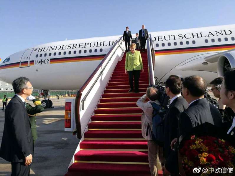 編程小白的第一本python入門書哪個(gè)更好_《逆時(shí)追兇》榮獲中國電視大會佳績，雙時(shí)空懸疑