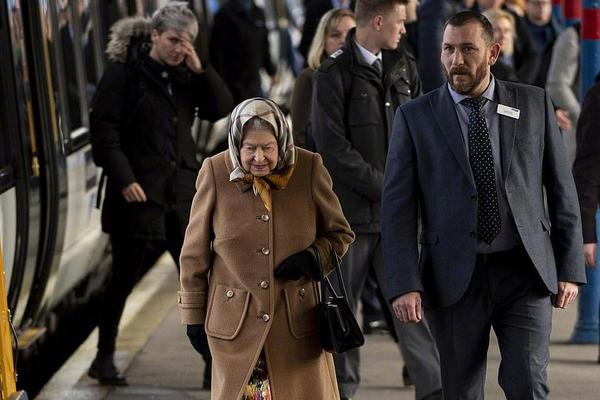 車輛動態(tài)監(jiān)控委托第三方機(jī)構(gòu)監(jiān)控合同_女性自述流淚背后的多重困境