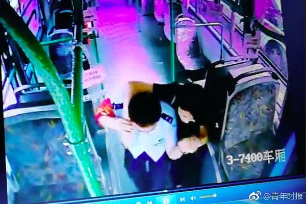 26款帕拉梅拉狂降40萬！保時捷低頭，豪車信仰崩了？