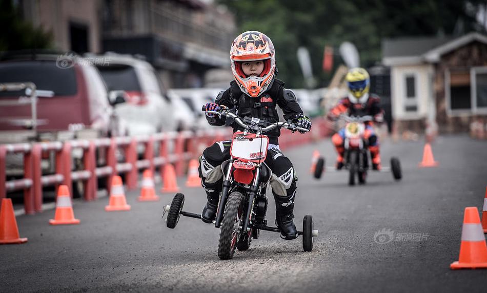 vip音樂fufei解析網(wǎng)站mp3_庫杜斯：孫興慜是我們的榜樣，有點(diǎn)遺憾沒能和他踢更多比賽