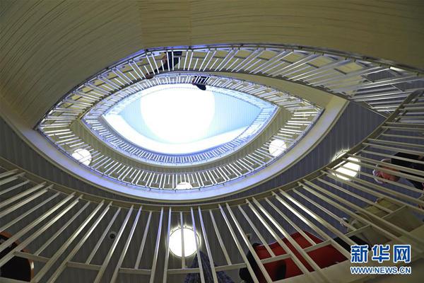 蘋果tv視頻201_檀健次發(fā)布星光大賞個(gè)人海報(bào)