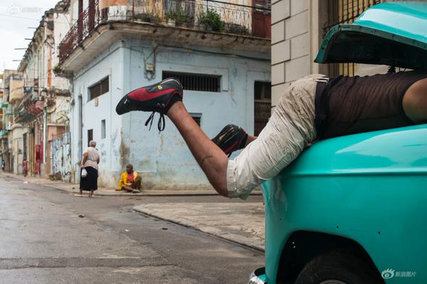 國(guó)外買奢侈品包包回國(guó)要交稅嗎_全球客商來(lái)義烏買買買，最吸引他們的是什么？