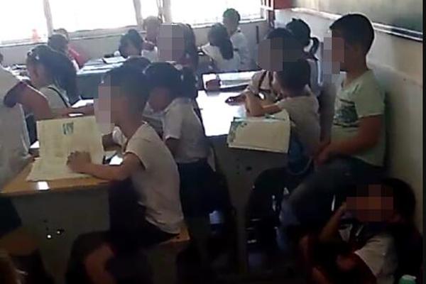 h5作品優(yōu)秀案例網(wǎng)站_新教材中朱元璋畫(huà)像