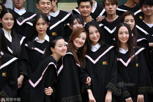 html黑客帝國代碼雨_前11個月新興產(chǎn)業(yè)持續(xù)壯大