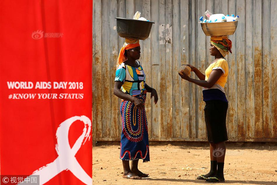 校服被寫侮辱性文字，遭起哄嘲笑，9歲男孩勇敢發(fā)聲！