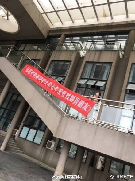 蔡文勝域名賣了多少錢_斯通斯、羅德里仍缺席曼城訓(xùn)練，小將穆卡薩、卡通戈被征召