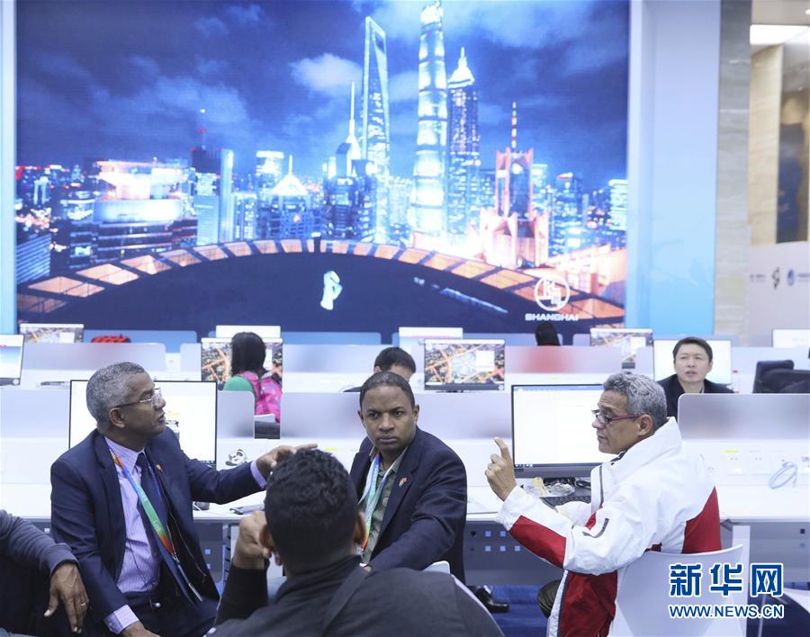 ssr小飛機(jī)電腦_新疆勞動(dòng)者｜艾山別克最幸福的事