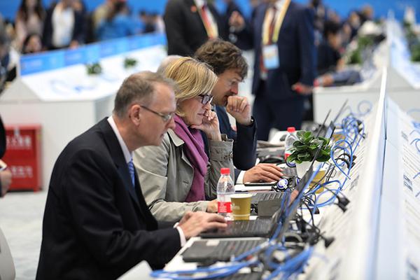 獵頭招一個人一般能拿到多少錢_經(jīng)濟(jì)大省挑大梁｜上海高質(zhì)量孵化器再擴(kuò)容，至今共啟動建設(shè)18家