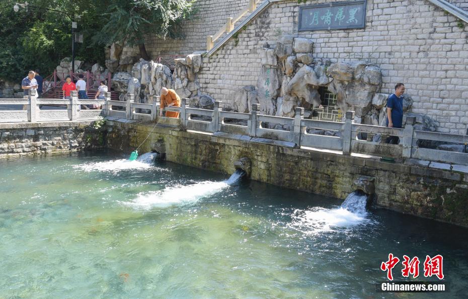 天貓精靈帶屏智能音箱