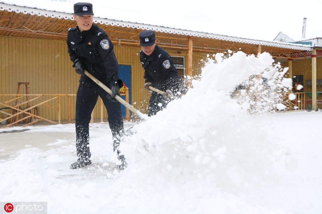 腹黑王爺冷情妃：起伏的盛世紅塵