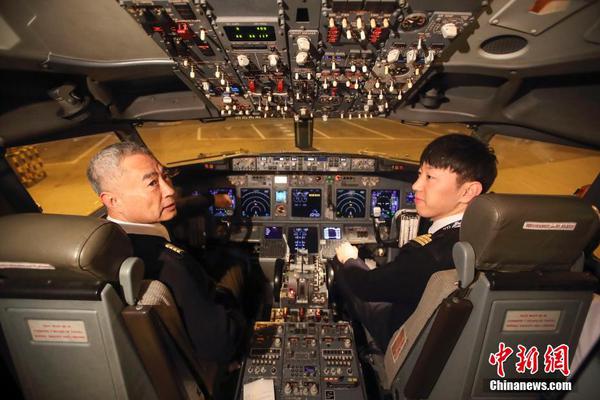 夸克 AI 眼鏡上架就被搶空，客服回應(yīng)：建議設(shè)置10點(diǎn)的鬧鐘