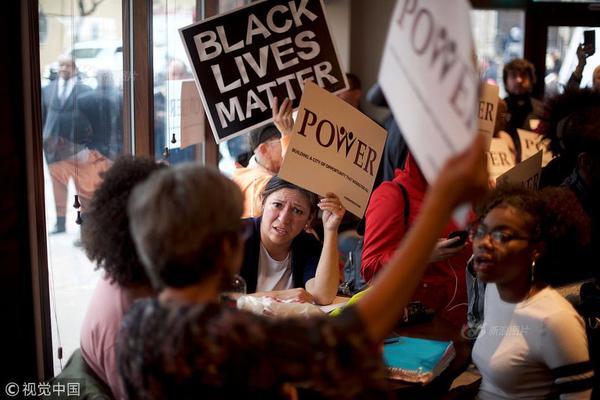 拼多多電腦版官網(wǎng)_300萬以內(nèi)無敵手 蓮花首款插混SUV定名For Me