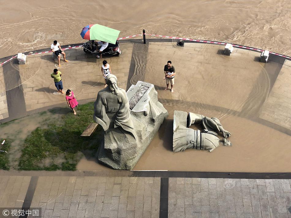 千牛怎么舉報客戶罵人_德媒：英超史一鋒？凱恩更想要獎杯