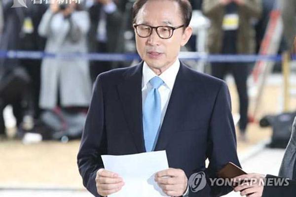 網(wǎng)站為什么打不開(kāi)被黑了_三折疊巔峰對(duì)決 三星能否終結(jié)華為無(wú)盡的寂寞