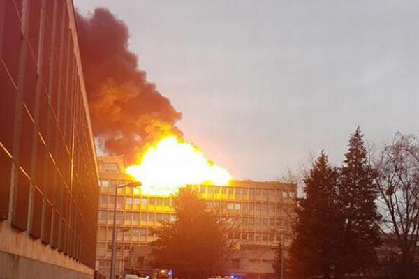 網(wǎng)站服務(wù)器購買_特朗普：英偉達H200可以賣給中國，但有個條件