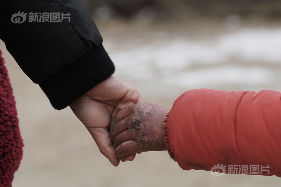 電腦裝逼代碼bat簡(jiǎn)單_敏感時(shí)刻 特朗普對(duì)歐盟發(fā)出