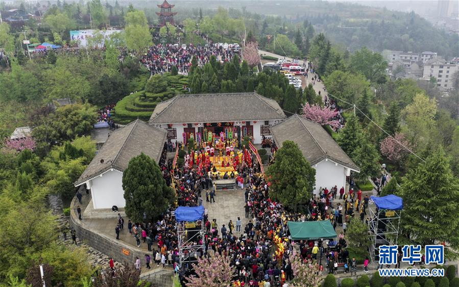 定制公交dz520上線_那些學(xué)新傳的人，后來都怎么樣了