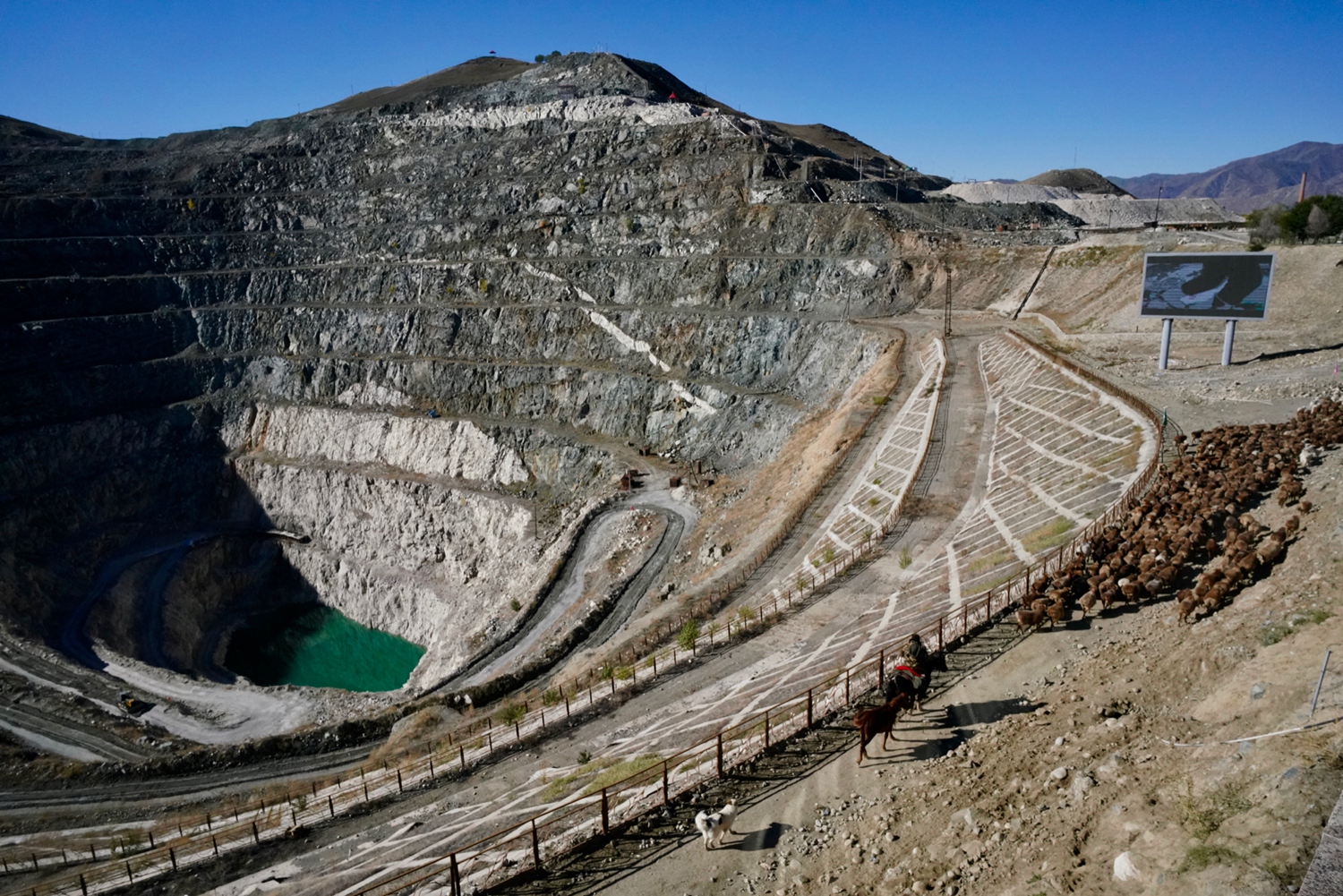 網(wǎng)安天盾防火墻_7400億興證全球基金換帥，能否打贏ETF卡位戰(zhàn)？