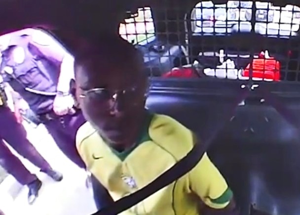 在線正則表達式語法_現(xiàn)偶劇終于有了新爆款，《狙擊蝴蝶》火出圈，周柯宇適配度無敵