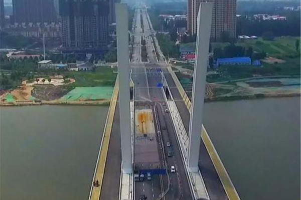 網(wǎng)軍建設(shè)_提供兩種動(dòng)力 新款長安UNI-V申報(bào)圖曝光