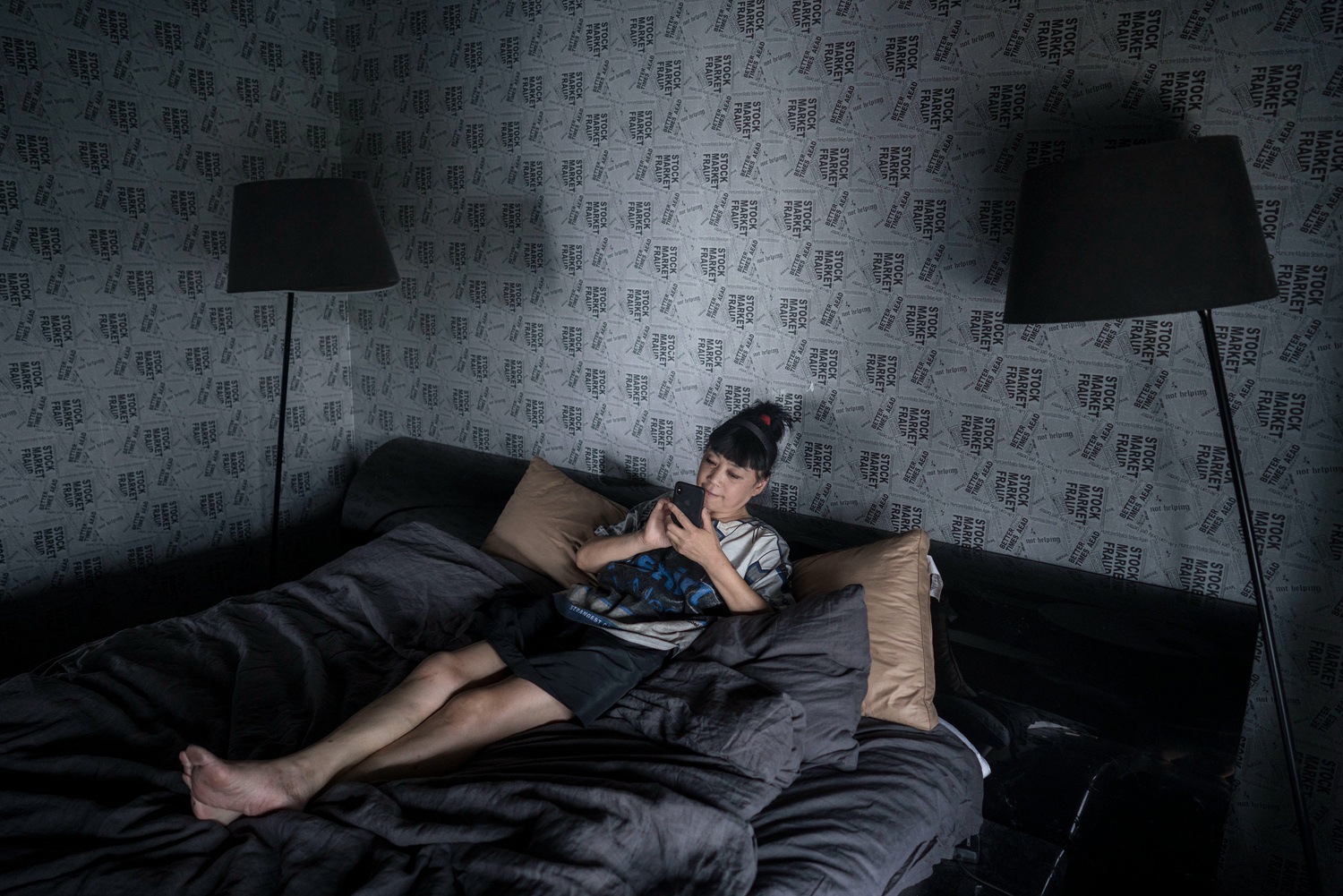 冉瑩穎挺三胎孕肚主持節(jié)目 濃妝擋不住一臉疲態(tài)啊