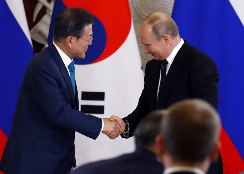 人民熱評(píng)：“掛牛頭賣(mài)礦石”，須給公眾一個(gè)交代