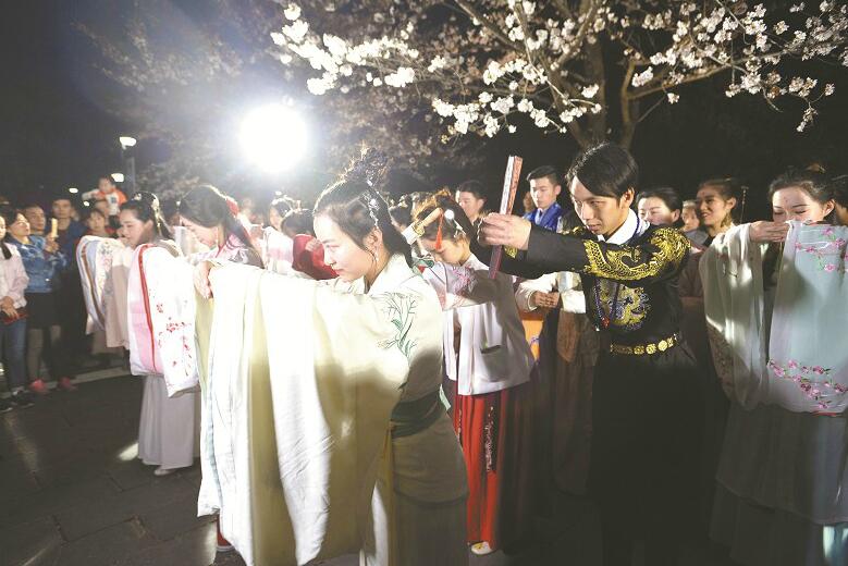 網(wǎng)站后臺(tái)文件儲(chǔ)放位置_朱亞文捅了將軍窩，演完《大生意人》又演《太平年》，甘心當(dāng)配角