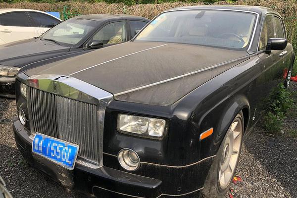 警務(wù)室電話怎么查詢_曝王鷗帶女兒逛公園，2歲女兒活潑可愛