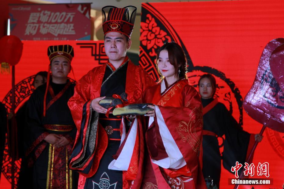 php與javascript頁面交互_又一個“宇宙中心”的誕生：科技感滿溢的北京馬連…