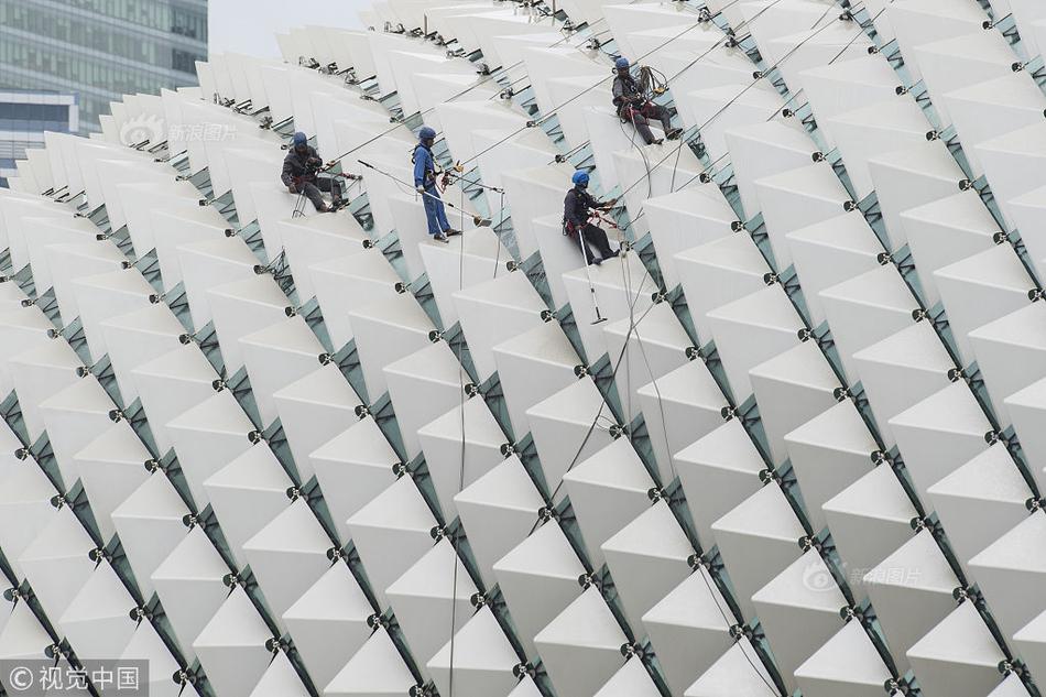 闌夕回應(yīng)被網(wǎng)信辦點名_多賺點錢吧，因為活著很貴