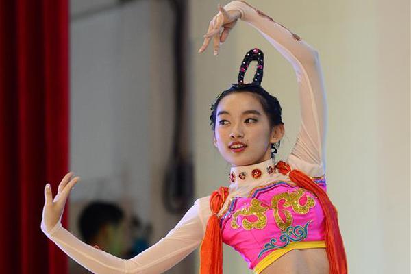 學(xué)校教務(wù)處工作職責(zé)和工作內(nèi)容_寫了10年流行色，今年這個(gè)真的很適合亞洲人