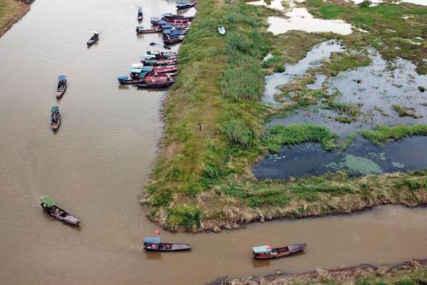 抖音直播禁止過度美顏沖上熱搜_北京地區(qū)聯(lián)合辟謠平臺