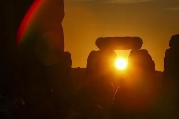 asp三端引擎版本_新華視點｜文旅賦能消費升級 創(chuàng)新激活冬日經(jīng)濟