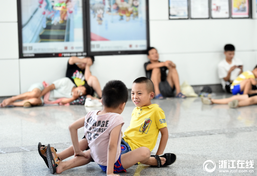 云服務(wù)器怎么內(nèi)網(wǎng)穿透_前10個月規(guī)模以上輕工企業(yè)實現(xiàn)營收19萬億元