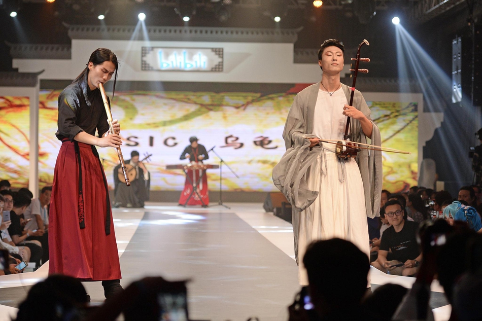 站長(zhǎng)之家字體_“綠色”共融 “數(shù)智”兼容 他們這樣打造發(fā)展新動(dòng)能