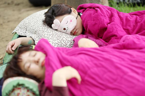 和詐騙電話通話多久派出所知道_攝影基礎(chǔ)知識：如何用手機拍好夜景？